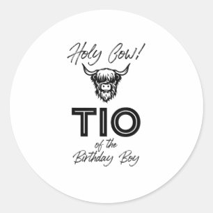 Sticker Rond Holly Cow Tio Of The Birthday Boy Highland Cow 1st