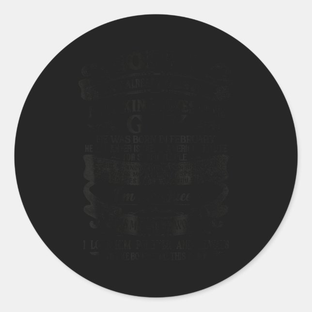 Sticker Rond I Am Already Taken By Freaking Awesome Guy Born In (Devant)