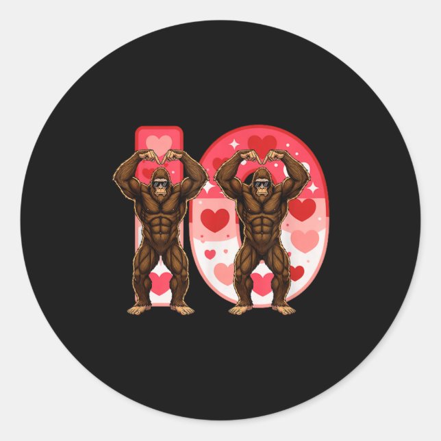 Sticker Rond I-o Couples Matching Funny Bigfoot In Midwestern V (Devant)