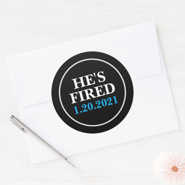 Sticker Rond Il est FIRED 1er janvier 2021 (Enveloppe)