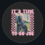 Sticker Rond Il est temps d'aller Joe Funny Trump 2024<br><div class="desc">Il est temps d'aller Joe Funny Trump 2024</div>