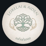 Sticker Rond Imaginaire médiéval Celtic Mariage<br><div class="desc">Ces invitations sont ici pour des fêtes. Les pièces de coordination de cette suite de faire-part de mariage d'imaginaire sont dotées d'arbres gracieux de style celtique ou elfe, avec des détails de fausse feuille et du texte céleste sur parchemin. Parfait pour votre anniversaire de mariage ou de joueur de haut...</div>