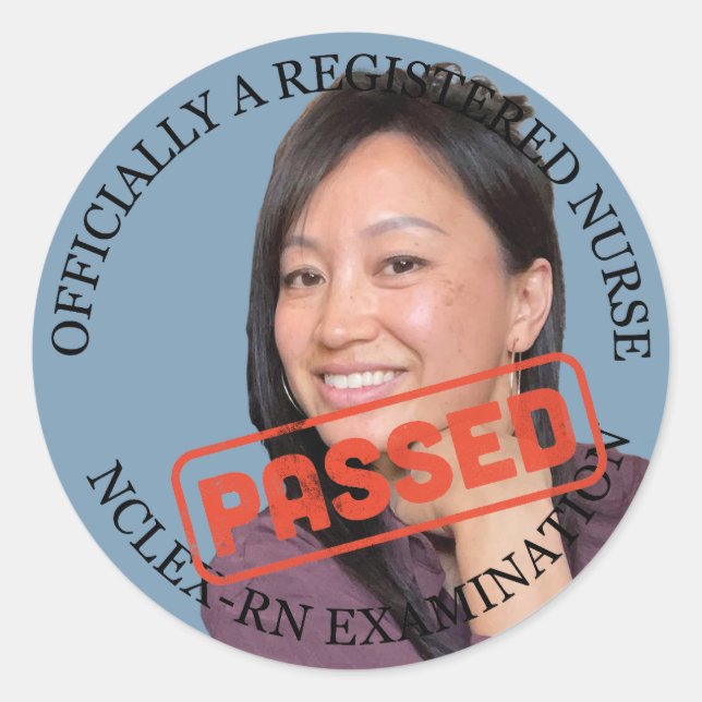 Sticker Rond infirmière personnalisée 3 pouces a réussi l'exame (Devant)