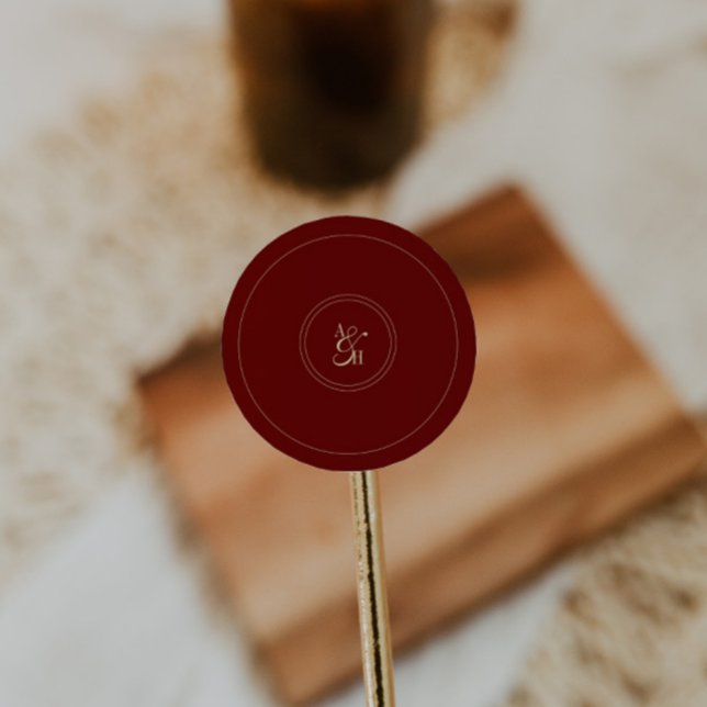 Sticker Rond Initiales de mariage élégantes en rouge vin monogr (Créateur téléchargé)