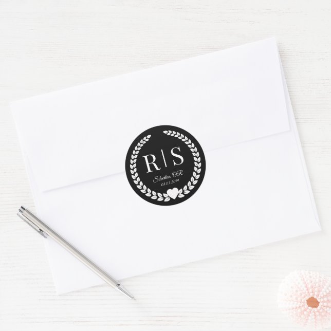 Sticker Rond Initiales de monogramme de mariage noir et blanc (Enveloppe)