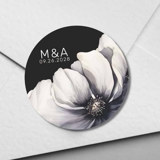 Sticker Rond Initiales de monogramme moderne Fleur Mariage Noir (Modern Monogram Initials Flower Black Wedding Classic Round Sticker)