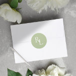 Sticker Rond Initiales minimes à deux Mariages vert doux<br><div class="desc">Chic et élégant. Ce modèle présente deux initiales en blanc contre une couleur verte à la menthe moelleuse. Cet autocollant ajoute juste cette chose spéciale à l'emballage de mariage et favoriser les enveloppes.</div>