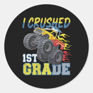 Sticker Rond J'ai écrasé un camion monstre de 1re année, obtent
