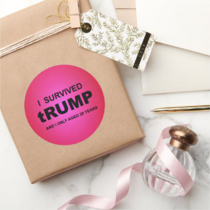 Sticker Rond J'ai survécu à tRUMP