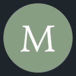 Sticker Rond Jardin de couleurs simples et solides Mariage vert<br><div class="desc">Autocollants de mariage uni simple mais élégant avec votre monogramme initial,  dans une police serif blanche sur un arrière - plan vert jardin. Ce design simple et sobre est parfait pour un style minimaliste. Ces autocollants chic et élégants confèrent aux enveloppes de superbes scellés.</div>