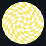 Sticker Rond Jaune rétro Chèques déformés À damiers<br><div class="desc">Parfait coussin design dépoli à damiers aux couleurs pastel,  plein de grandes vibes. Motif moderne de vérificateurs déformés. Ce joli design rétro psychédélique vous emmène au pays des merveilles. Chèques déformés aux couleurs pastel. Twirl et les contrôles tourbillonnants,  à damiers motif</div>