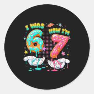 Sticker Rond J'avais 6 ans maintenant j'ai 7 ans Anniversaire S