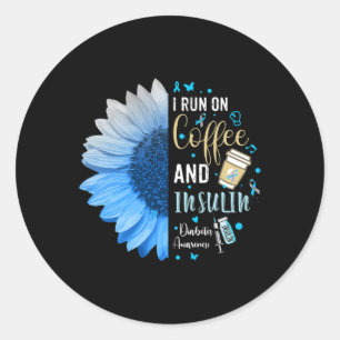 Sticker Rond Je Cours Sur Le Café Et L'Insuline Cadeau Pour Le