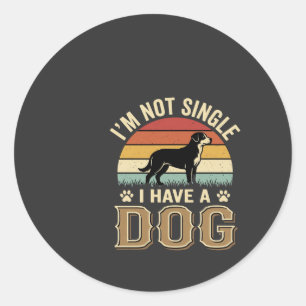 Sticker Rond Je ne suis pas célibataire amateur de chien vintag