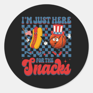 Sticker Rond Je suis juste ici pour les snacks Sketll Hotdog 4