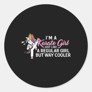 Sticker Rond Je suis une fille de karaté Unicorn comme normale
