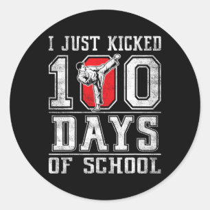 Sticker Rond Je viens de botter 100 jours d'école Karaté Happy