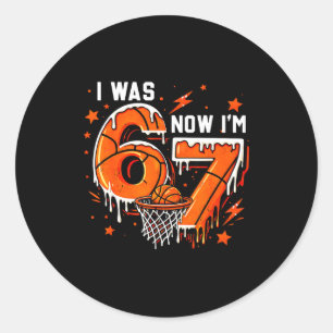 Sticker Rond J'étais 6 7 garçon d'anniversaire basketball drôle