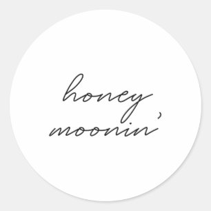 Sticker Rond Jeune mariée en voyage de noces tenue de mariée en
