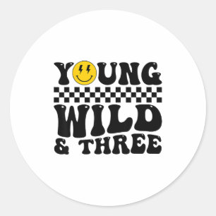 Sticker Rond Jeune Sauvage Et Trois Enfants Rétro Groovy 3 Ans 