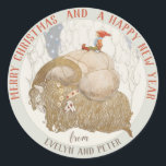 Sticker Rond John Bauer Christmas Yule chèvre Julbocken CC1028<br><div class="desc">Autocollant de Noël rond inspiré d'une aquarelle de l'illustrateur de conte de fées suédois John Bauer (1882-1918). La photo (Julbocken, ou La chèvre de Yule, 1912) montre une grande chèvre d'or qui porte un sac tout aussi impressionnant, probablement rempli de cadeaux, et en plus de cela un petit garçon ou...</div>