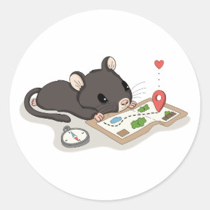 Sticker Rond Jolie Souris Lisant une Carte au Trésor Aventure A