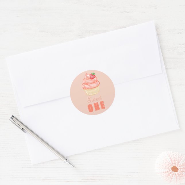 Sticker Rond Jolie UNE, robe rose pour le premier anniversaire  (Enveloppe)