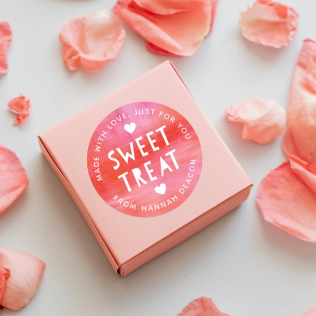 Sticker Rond Jour des Valentines Paintes Rouge Rouge Doux Painé (round sticker for Valentine's Day painted pink and red "sweet treat" sticker with white hearts)