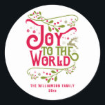 Sticker Rond Joy to the World Christmas Holiday Personnalisé<br><div class="desc">Ajoutez du pizzazz de vacances à vos enveloppes, cartes et emballages de Noël avec cet autocollant Joy to the World ou étiquette. La typographie moderne est faite en rouge baies et vert olive pour donner une ambiance moderne. Il a cependant une ambiance folklorique. Le meilleur des deux mondes. Il y...</div>