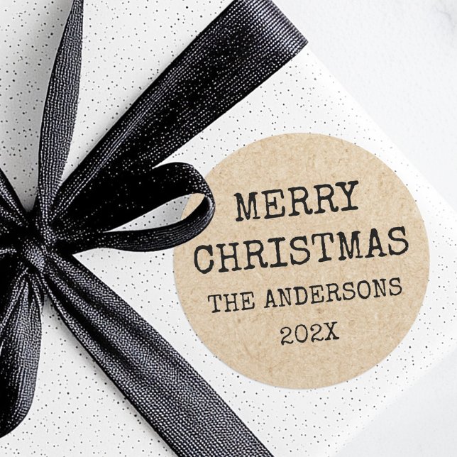 Sticker Rond Joyeuse machine à écrire de nom de Noël Kraft look (Merry Christmas name typewriter Kraft look Classic Round Sticker)