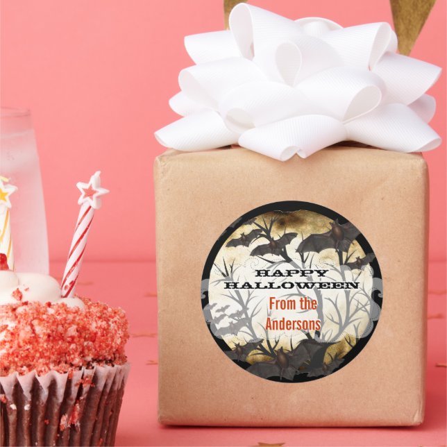 Sticker Rond Joyeuses chauves-souris d'Halloween et parchemin b (Fête)