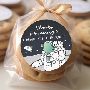 Sticker Rond Joyeux Anniversaire Astronaute Espace Extra-Atmosp
