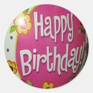 Sticker Rond Joyeux Balloon d'Anniversaire avec Fleurs, Concept