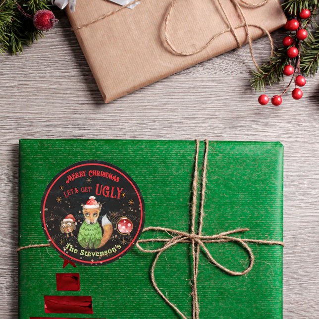 Sticker Rond Joyeux Noël et laide chaise Fox (Merry Christmas & Ugly Sweater Fox Classic Round Sticker)