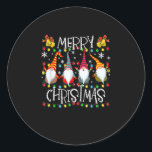 Sticker Rond Joyeux Noël Gnome Correspondance de la fête de fam<br><div class="desc">C'est un gant de Christmas. Votre famille,  les amis ou les children aimeront que vous fassiez ce que vous voulez. Wishing you and your familiy and friends a Merry Christmas.</div>