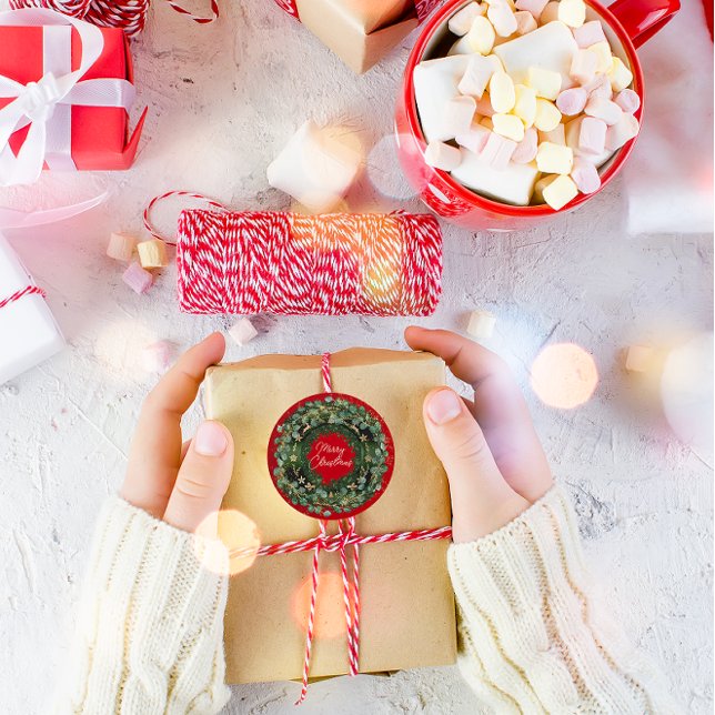 Sticker Rond Joyeux Noël Green Wreath Winter Red Woodland (Merry Christmas Green Wreath Winter Red Woodland Classic Round Sticker)