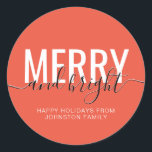 Sticker Rond Joyeux Noël orange<br><div class="desc">Joyeux et brillant Noël vacances orange classique rond autocollant</div>