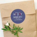 Sticker Rond Joyeux Noël Rouge Marine Bleu Simple Minimaliste<br><div class="desc">un simple Joyeux Noël marine bleu et rouge tag cadeau. ce design comprend joyeux Noël moderne mignon simple, joyeux Noël moderne mignon simple, contemporain Noël hiver minimal, minimaliste simple chic fun, minimaliste blanc bleu marine, classique nom de famille simple Noël, un Noël simple fête étiquette, Noël fête de Noël fournitures,...</div>