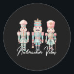 Sticker Rond Joyeux Noël Vibes Nutcracker Ballet Paix Noël<br><div class="desc">Joyeux Noël Vibes Casse-Noisette Ballet Paix Noël Femmes</div>