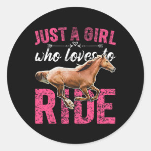 Sticker Rond Juste Une Fille Qui Aime Faire Du Cheval À Cheval