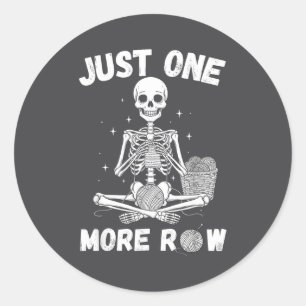 Sticker Rond Juste une ligne de plus – Squelette drôle au croch
