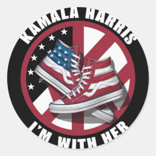 Sticker Rond Kamala Harris Je suis avec Son Converse Patriotiqu