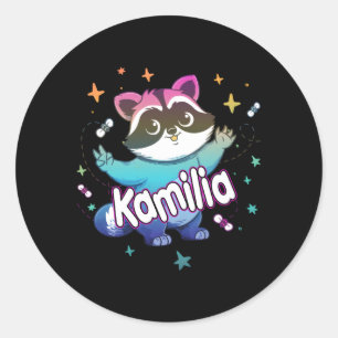 Sticker Rond Kamilia Nom Adorable Avec Un Raccoon