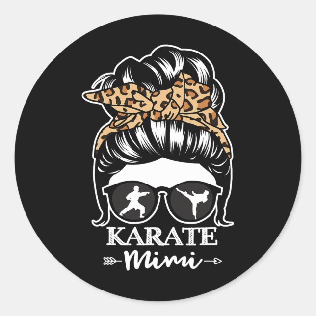 Sticker Rond Karate Mimi Messy Bun Cheveux Funny Karate Fighter (Devant)