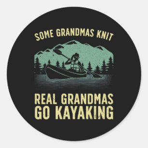 Sticker Rond Kayak sympa pour grand-mère maman kayakiste bateau