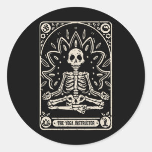 Sticker Rond La carte de tarot Halloween professeur de yoga