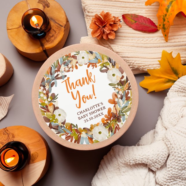 Sticker Rond La couronne florale tombe petit baby shower citrou (Floral wreath fall little pumpkin baby shower classic round sticker)