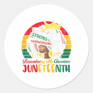 Sticker Rond La dix-neuvième femme afro évoquant des ancêtres f