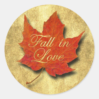 Sticker Rond La feuille rouge tombe en amour sur l'or