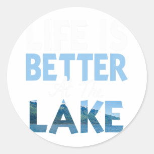 Sticker Rond La vie est meilleure au lac pêche en bateau 